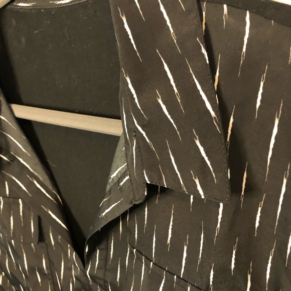 ✨3/$30 Kensie Chiffon Front Knit Blouse - Picture 5 of 8